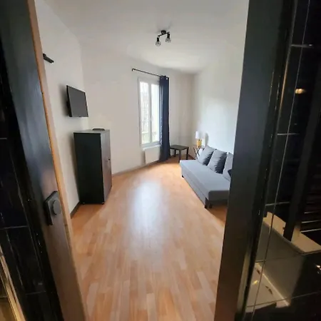 Apartment Tres Beau 2 Pieces A 400m De Paris Gentilly